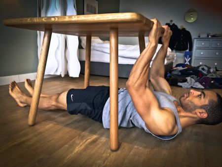 Antrenamente facute acasa pentru masa musculara si forta