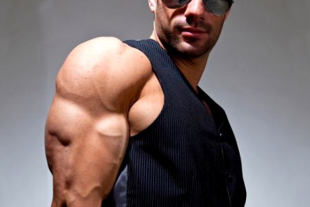 10 exercitii pentru tricepsi mari