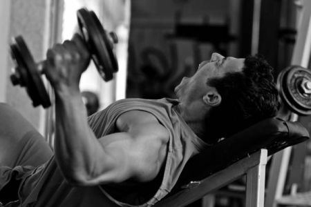Circuite cu greutati pentru forta si masa musculara