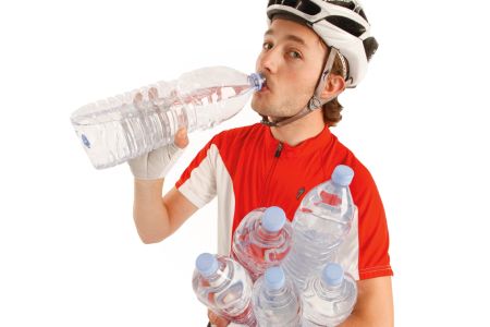 Hiperhidratarea ajuta sportivii de anduranta sa performeze mai bine