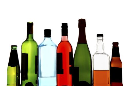 Daca bei alcool poti slabi mai repede?