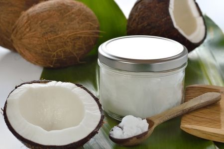 Sanatate: mananca zilnic doua linguri de ulei din nuca de cocos extravirgin