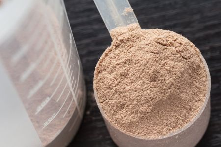 bea proteina whey dupa antrenamente pentru a scadea febra musculara