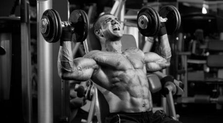 antrenament intens pentru masa musculara extrema