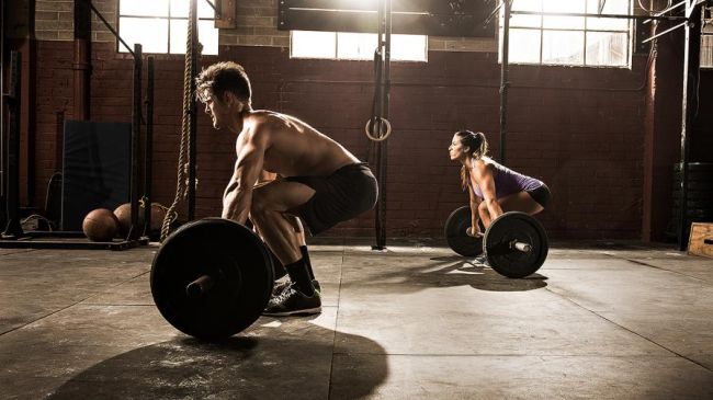 combinatii de exercitii pentru arderea grasimii si definire musculara 