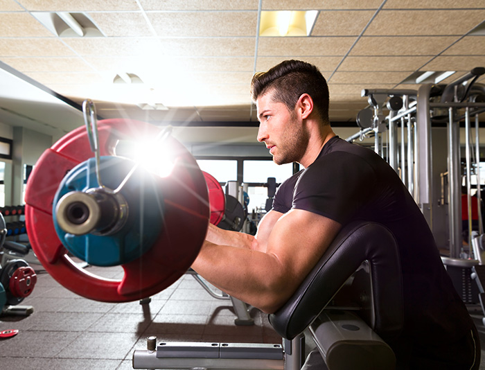 5 exercitii pentru bicepsii care cresc greu