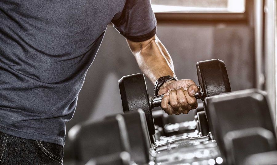 Ar trebui sa te antrenezi mai putin cand urmezi o dieta de slabire?